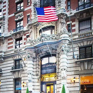 The At Fifth Avenue 호텔